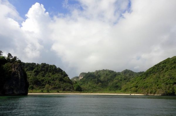 Pulau Nusa Barung, Salah Satu Daftar Pulau Indonesia